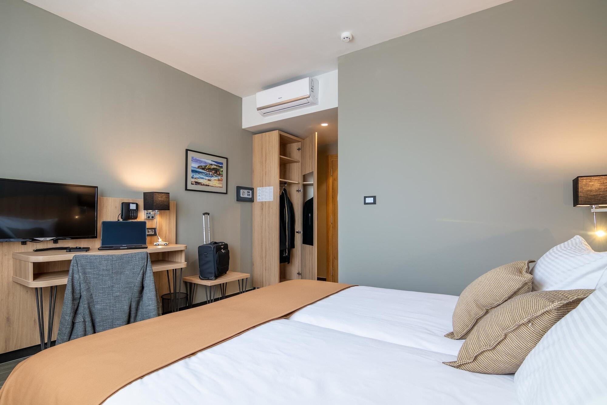 Hotel Resurs Подгорица Екстериор снимка