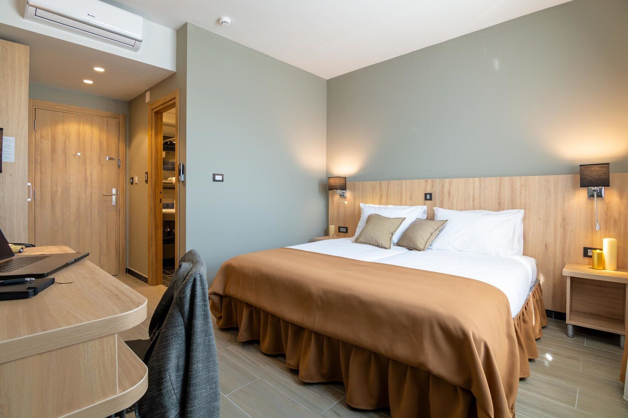 Hotel Resurs Подгорица Екстериор снимка