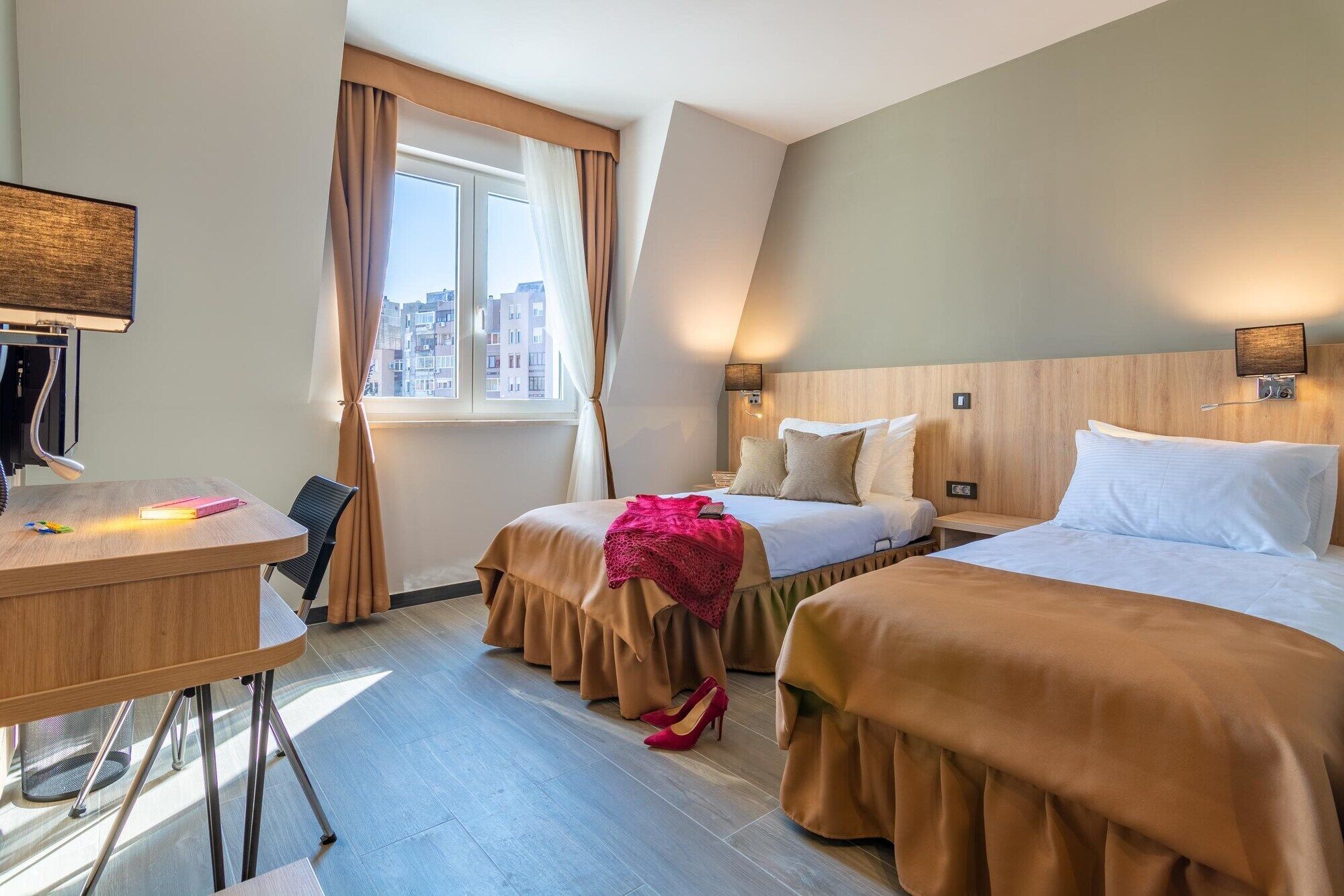 Hotel Resurs Подгорица Екстериор снимка